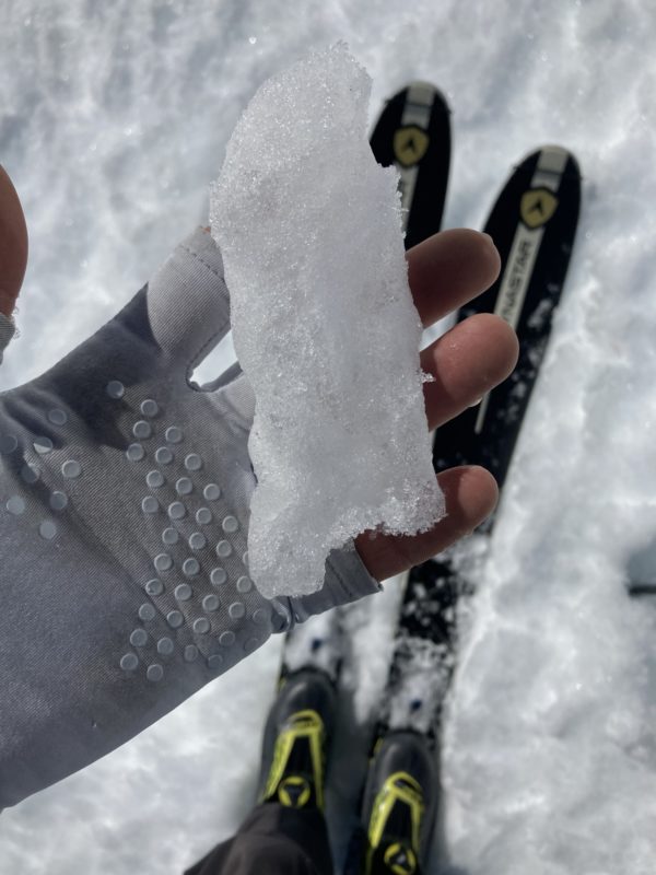 Frozen flow fingers were widespread below the snow surface on E aspects.