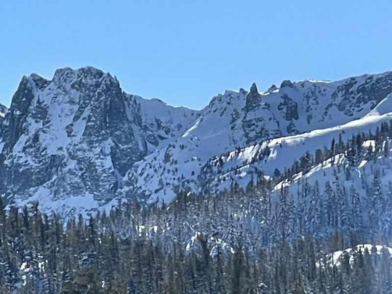 Very large avalanche near Blue Crag