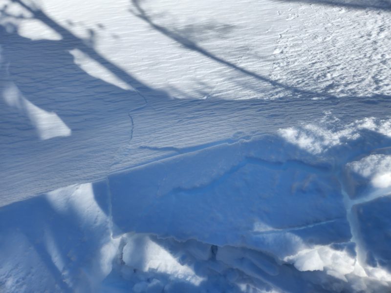 Cracking in wind slabs